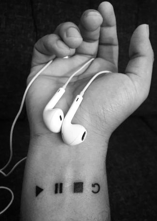 bluetooth earbuds