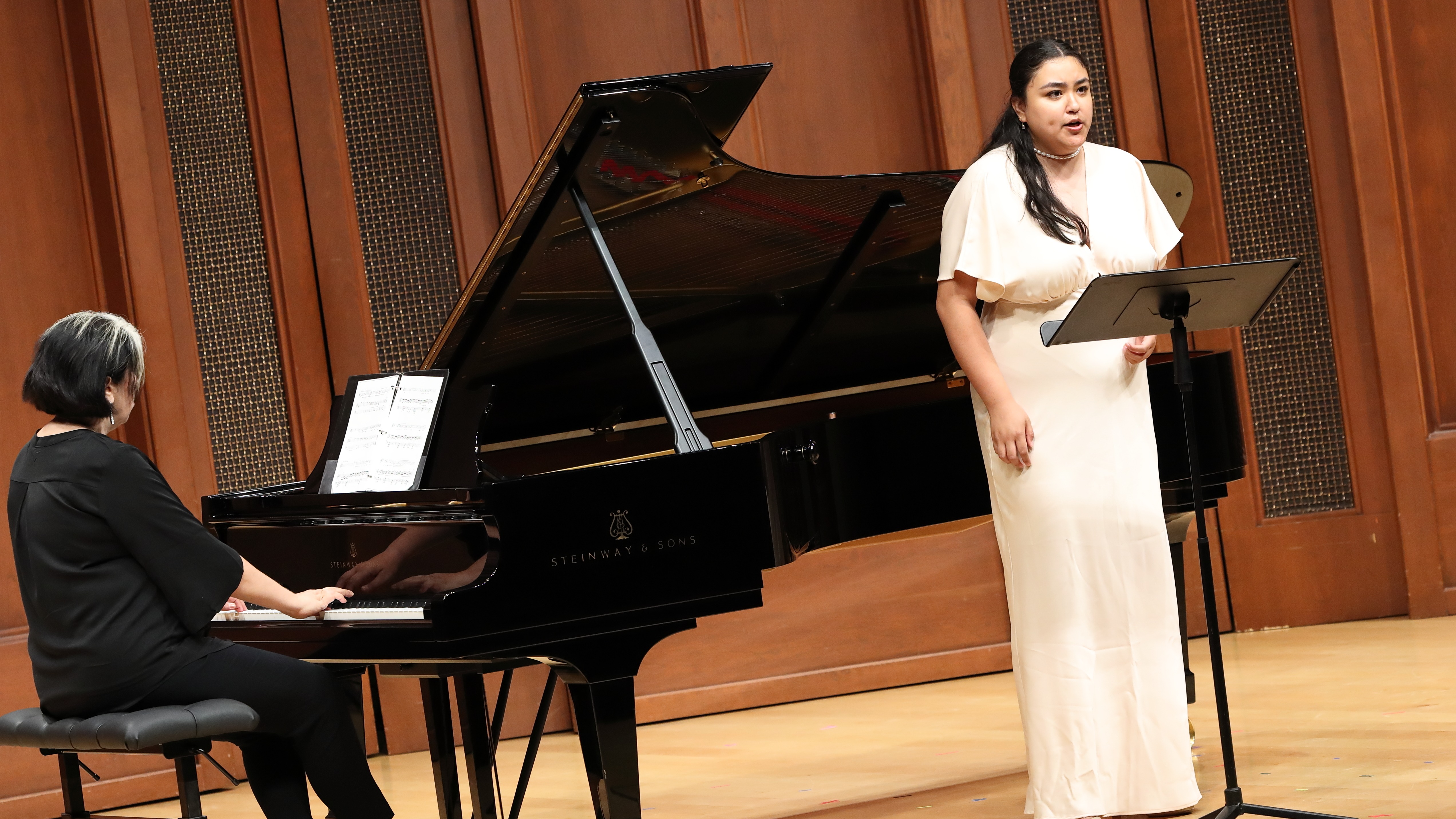 Tracy Lin Waagner, Nina Sanikidze