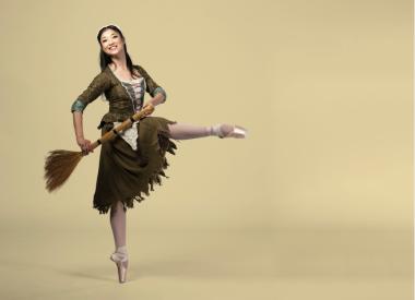 SacBallet Dancer: Kaori Higashiyama  Photo by Tony Nguyen 