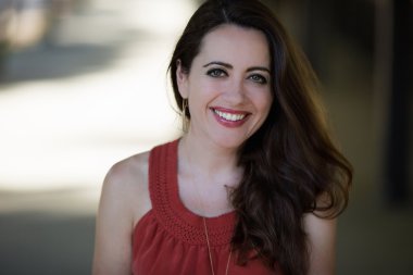 Soprano Amanda Forsythe sings with Voices of Music
