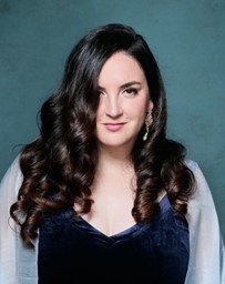 Gabrielle Goozée-Nichols, soprano