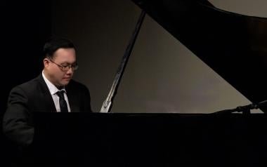 Jason Sia at piano