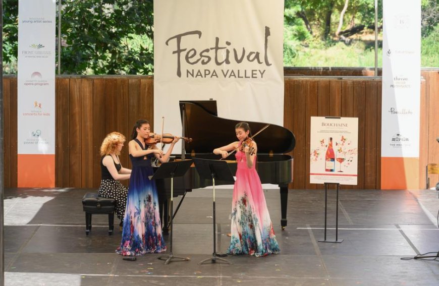 Hina & Fiona perform at the Festival Napa Valley