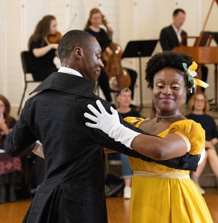 NY Baroque Dancers | Credit: Daniel Cullen