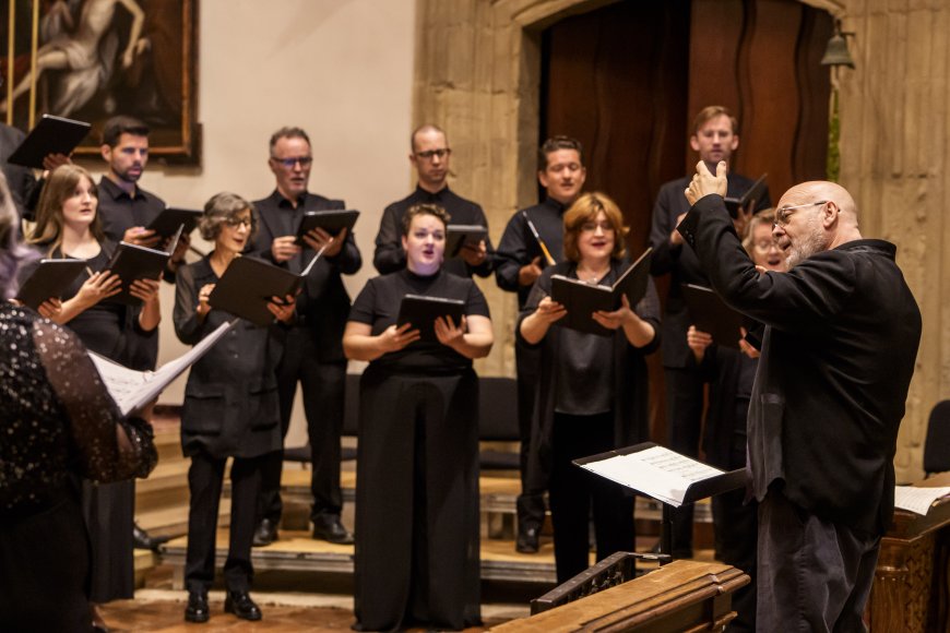 Megill conducts the Festival Chorale | Credit: Todd Rosenberg