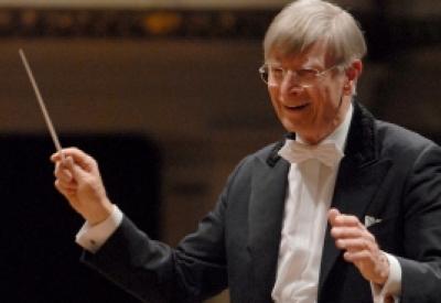 herbertblomstedt_at2_smiling-conducting_davissymphonyhall_1000x575.jpg