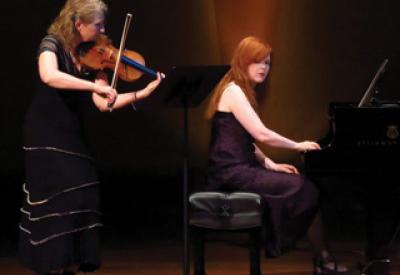 stenbergcahill_performs_10_15_2019.jpg