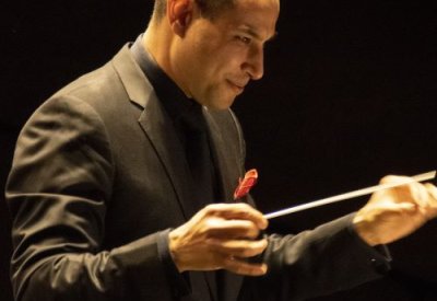 image of conductor Fawzi Haimor with baton