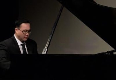 Jason Sia at piano