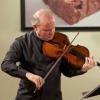 Violist Paul Neubauer
